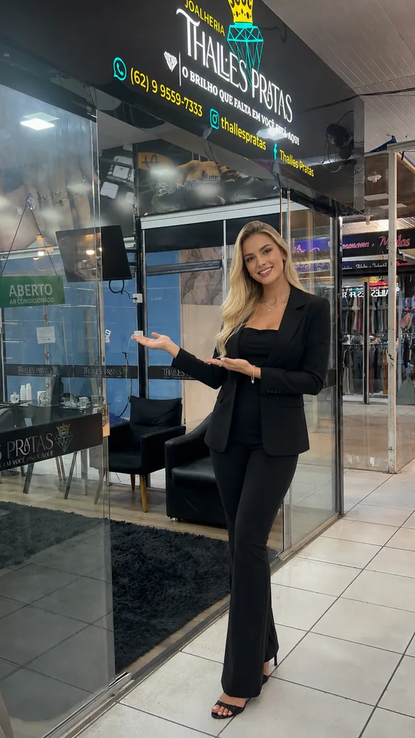 Exemplo de personagem virtual em ação comercial